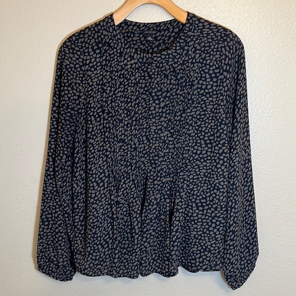 Ann Taylor Navy and Gray Blouse
